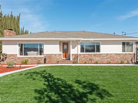 It contains 5 bedrooms and 5 bathrooms. . Zillow gilroy ca